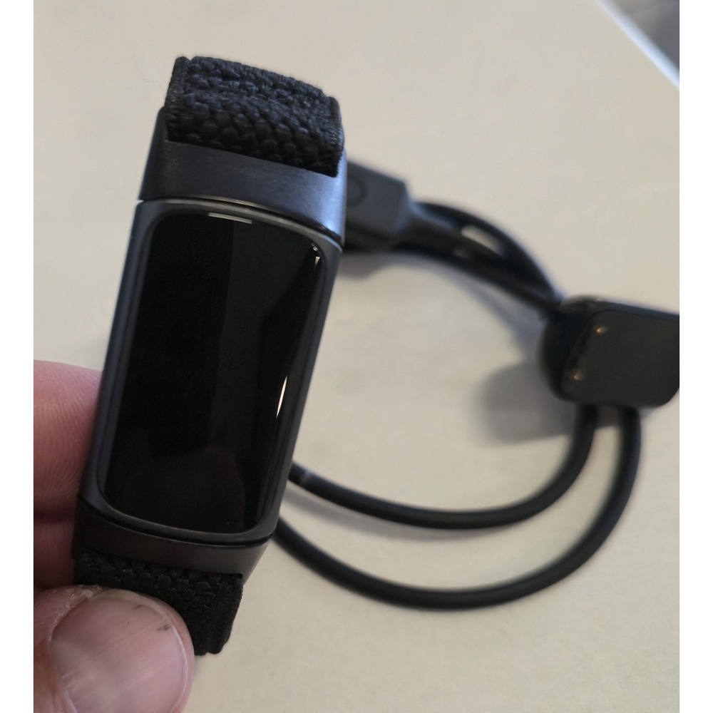 Fitbit Charge 5 w/ Charger - works - tested - Picture 6 of 8